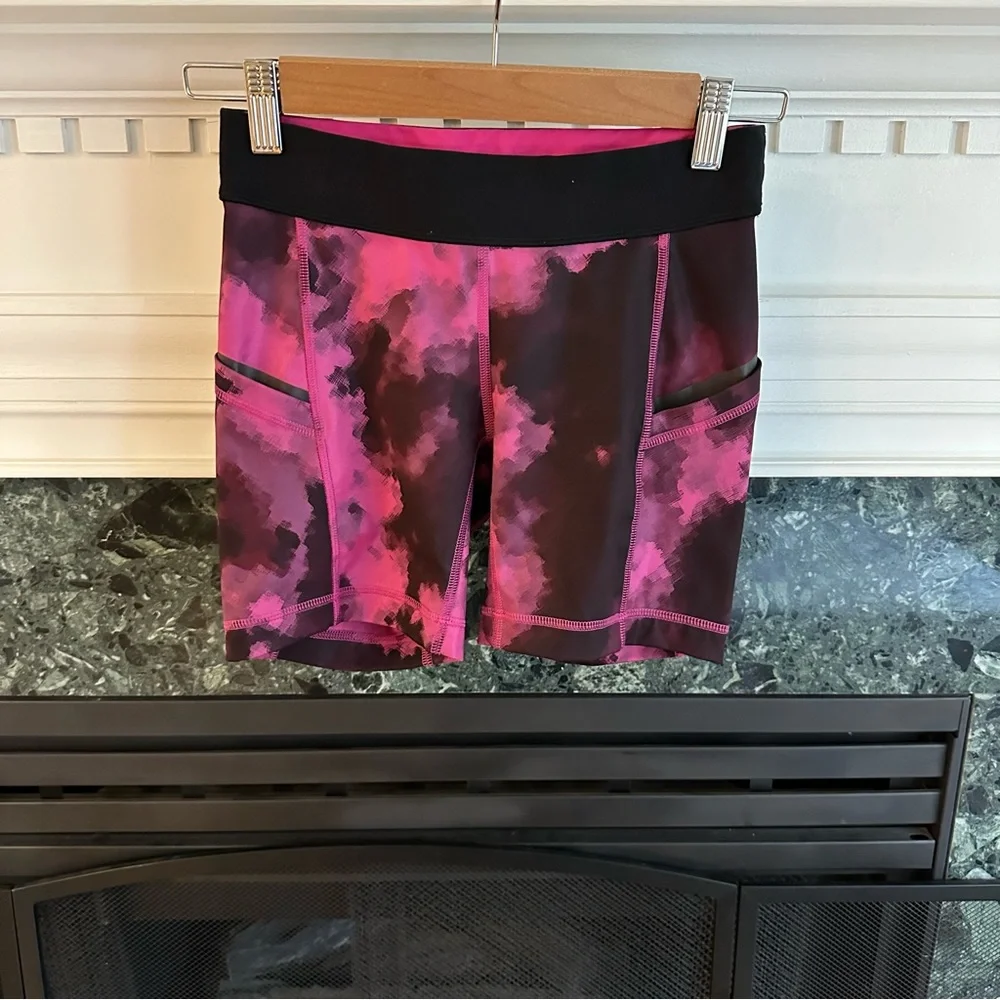 Lululemon What the Sport Short Blooming Pixie Raspberry Black size 4